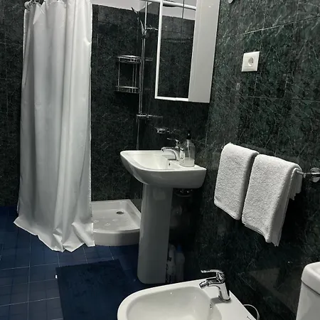 Flat In - Modern & Cozy * Τίρανα